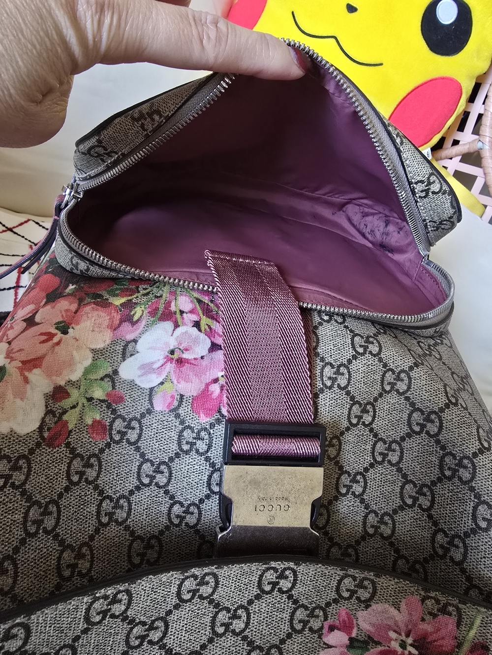 Authentic Gucci Brown GG Supreme Floral Canvas Backpack with Pink Interior - Picture 9 of 16